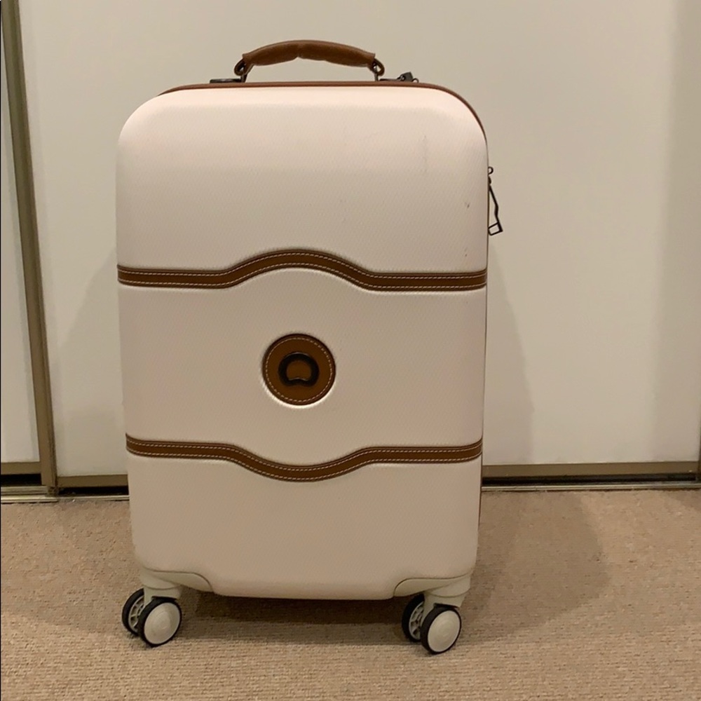 Delsey Chatelet Hardside Spinner Trolley 21”